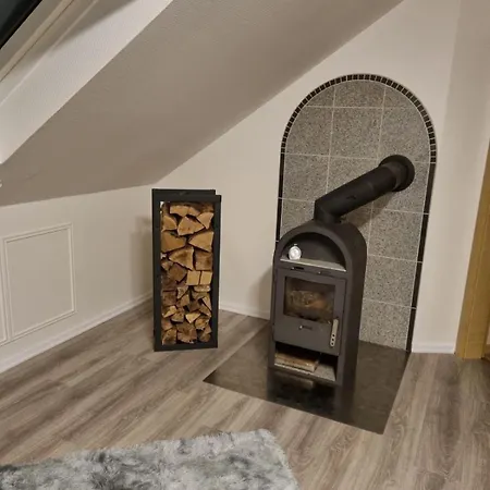 Frisch Renovierte, Gemuetliche 1 Zkb Dachgeschosswohnung شقة سيغن